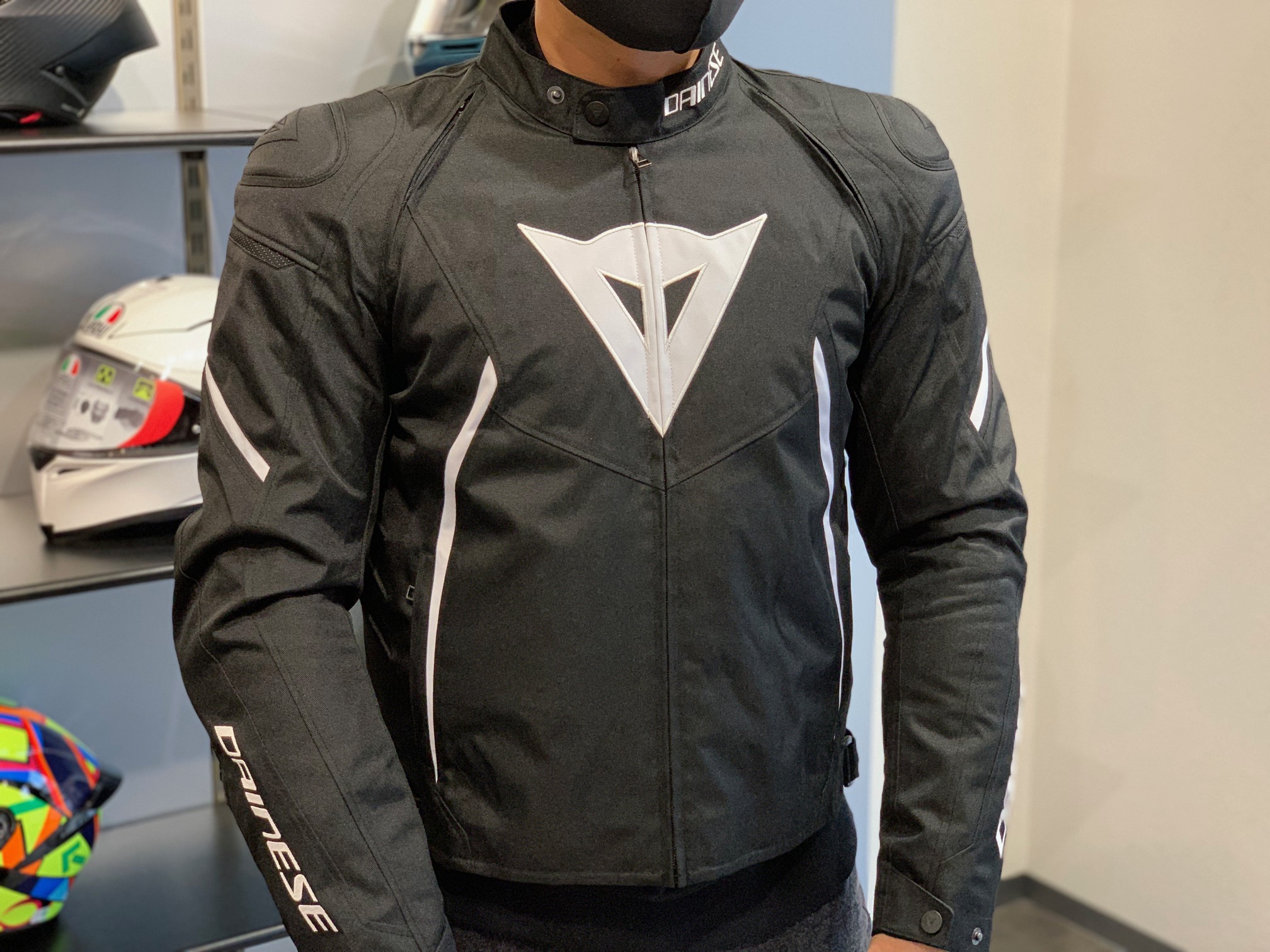 先行して入荷したメッシュジャケットのご紹介